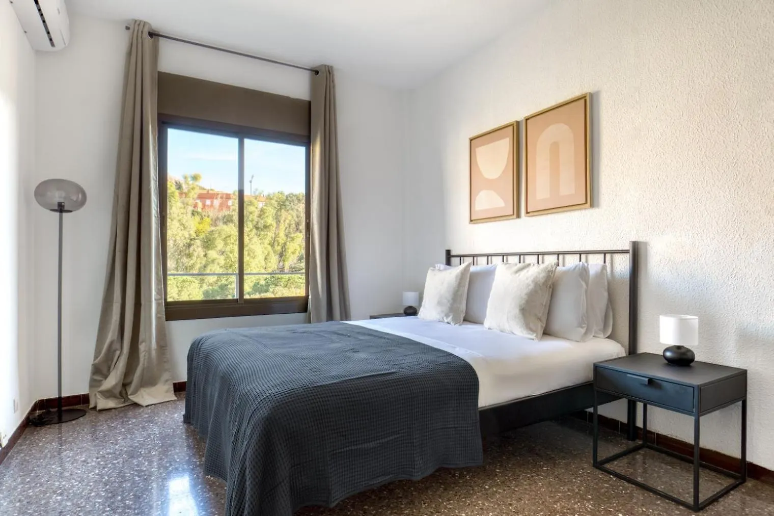 バルセロナSants-Montjuic 2Br W Balcony Bcn-64アパートメント バルセロナ