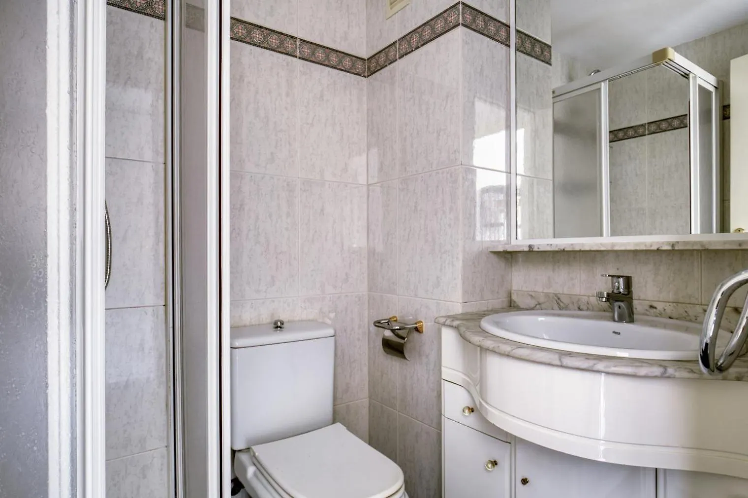 バルセロナSants-Montjuic 2Br W Balcony Bcn-64アパートメント 0*, バルセロナ